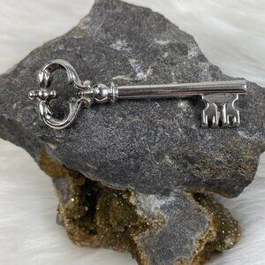 Silver Tone Skeleton Key Brooch Victorian Edwardian
